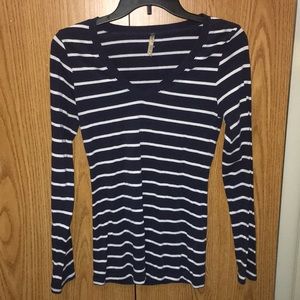 NWOT Navy Striped V-Neck Long Sleeve Top